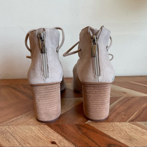 Vince Camuto Nahara Sandals Tan Suede Lace Up - Picture 3 of 7